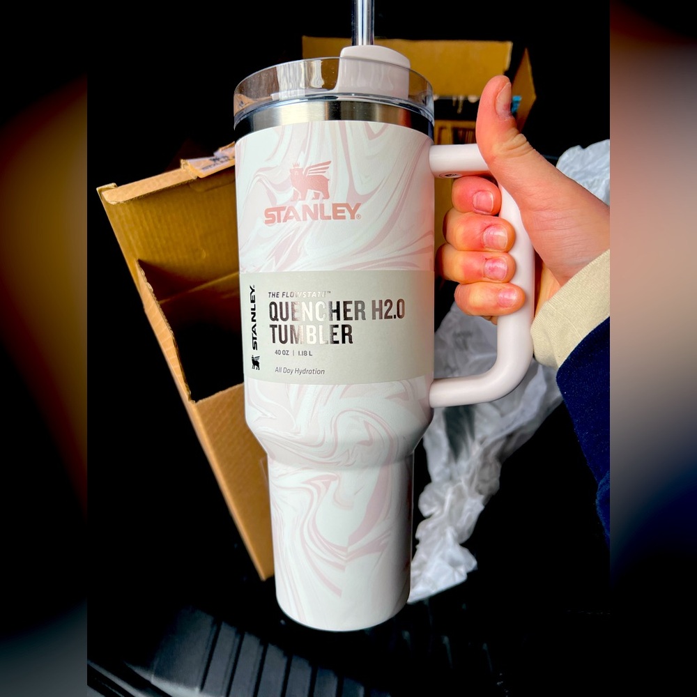 Stanley Quencher H2.0 Tumbler Rose Quartz Swirl 40oz.